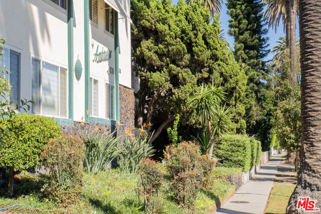 4579 Ambrose Avenue 8, Los Angeles, California 90027 home-pic-44